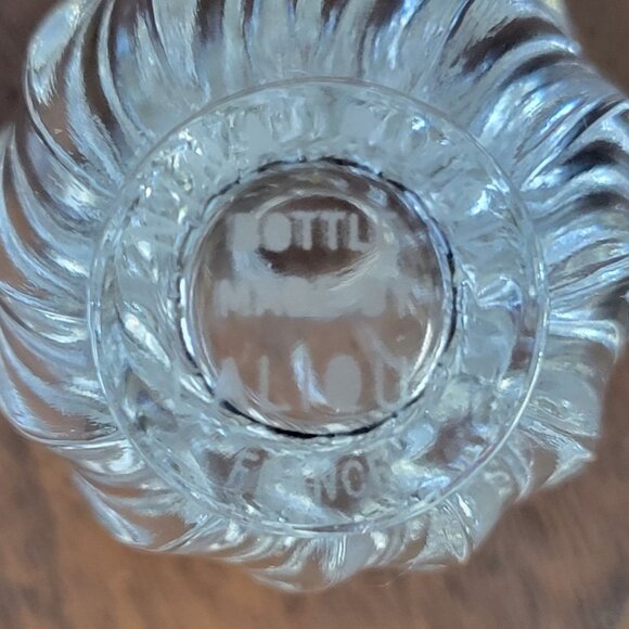 Lalique Crystal Twist Perfume Bottle Nina Ricci Perfume Bird Stopper EMPTY - Picture 8 of 8